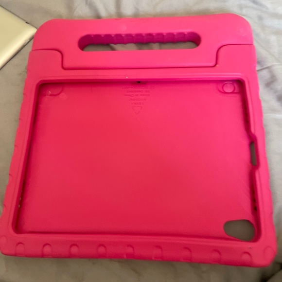 Used condition. Included kids case - Picture 2 of 3